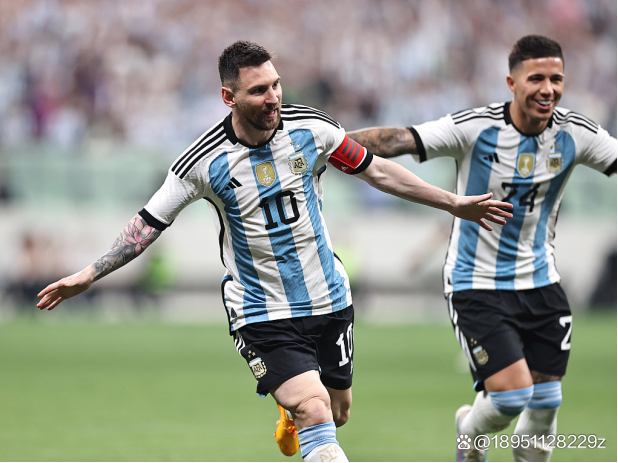 包含巴勒莫球员脚步灵活,射门破门为球队带来胜利的词条 包含巴勒莫球员脚步灵活,射门破门为球队带来胜利的词条