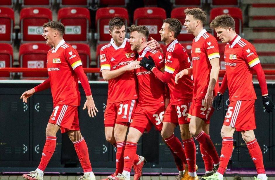 欧本联队主场迎战斯图加特,力争三分 欧本联队主场迎战斯图加特,力争三分