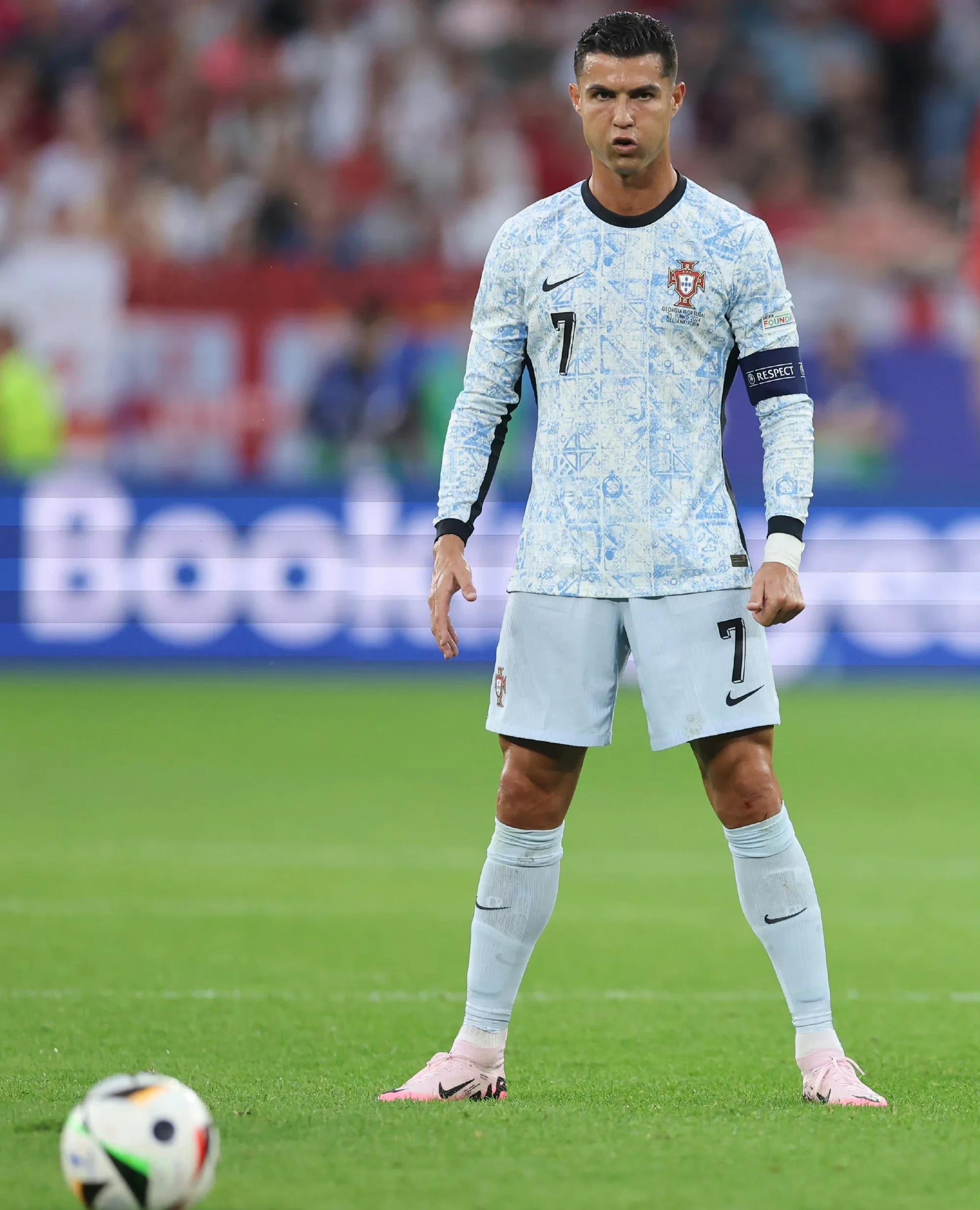 关于葡萄牙队篮球比赛中取得连胜，傲视群雄的信息