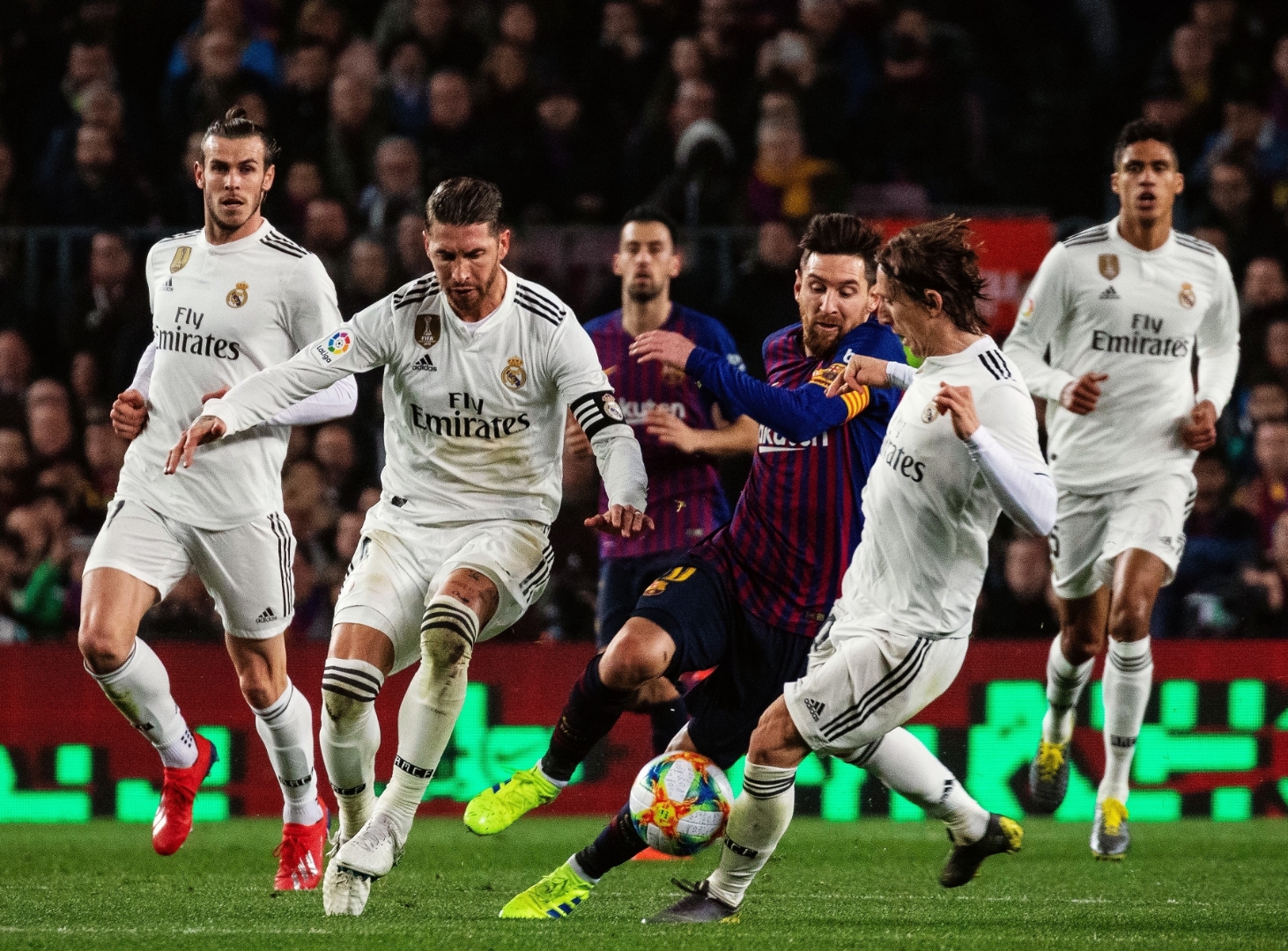 关于皇家马德里遭遇惨败，马竞力压排名榜首的信息