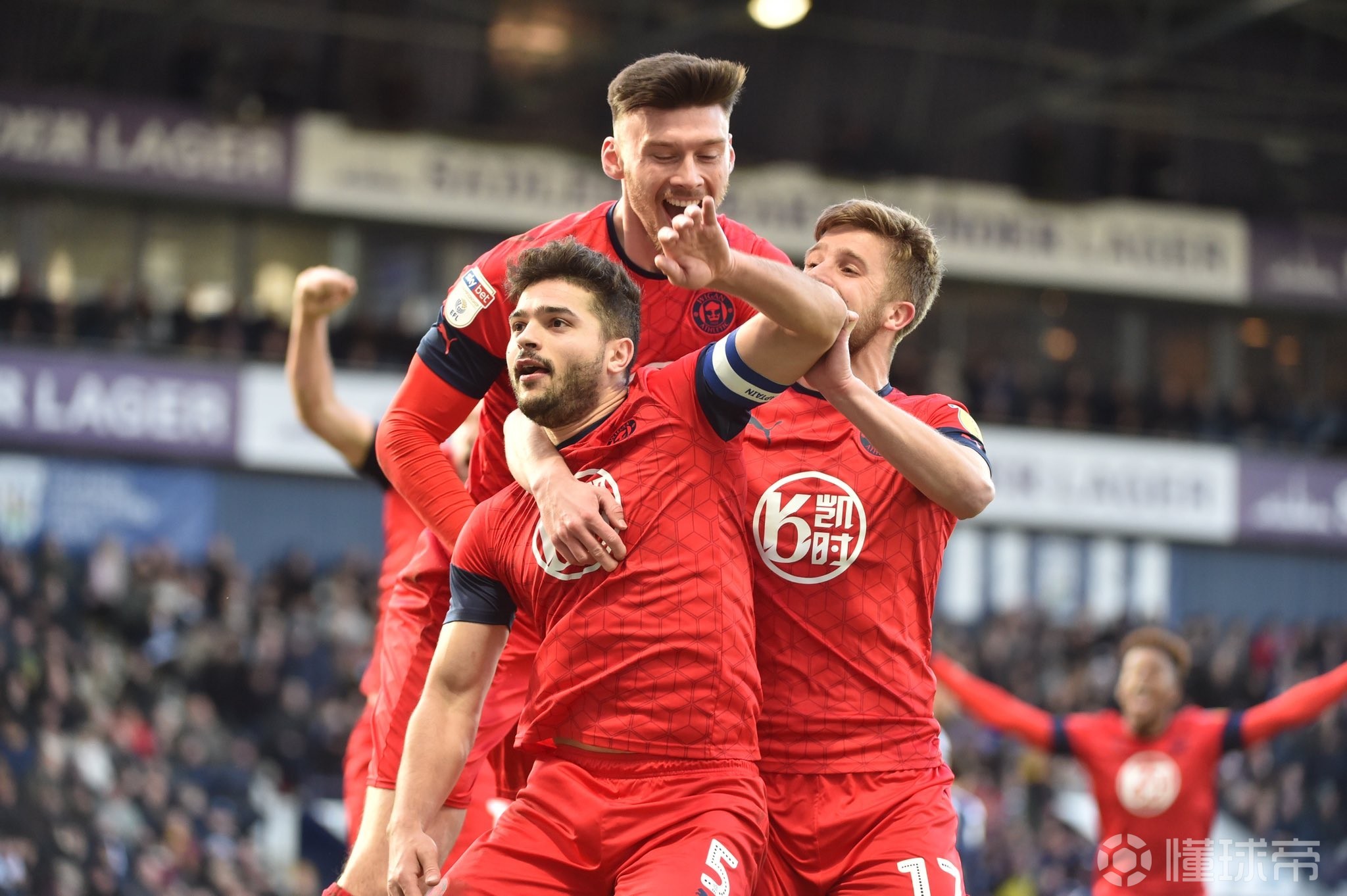 罗奇代尔击败对手，重回英冠升级榜首