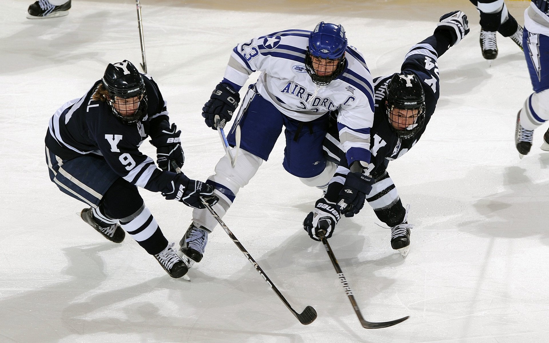 当三狮碾压蓝武士，奥恰洛夫如何以一人之力扛起日耳曼战车？