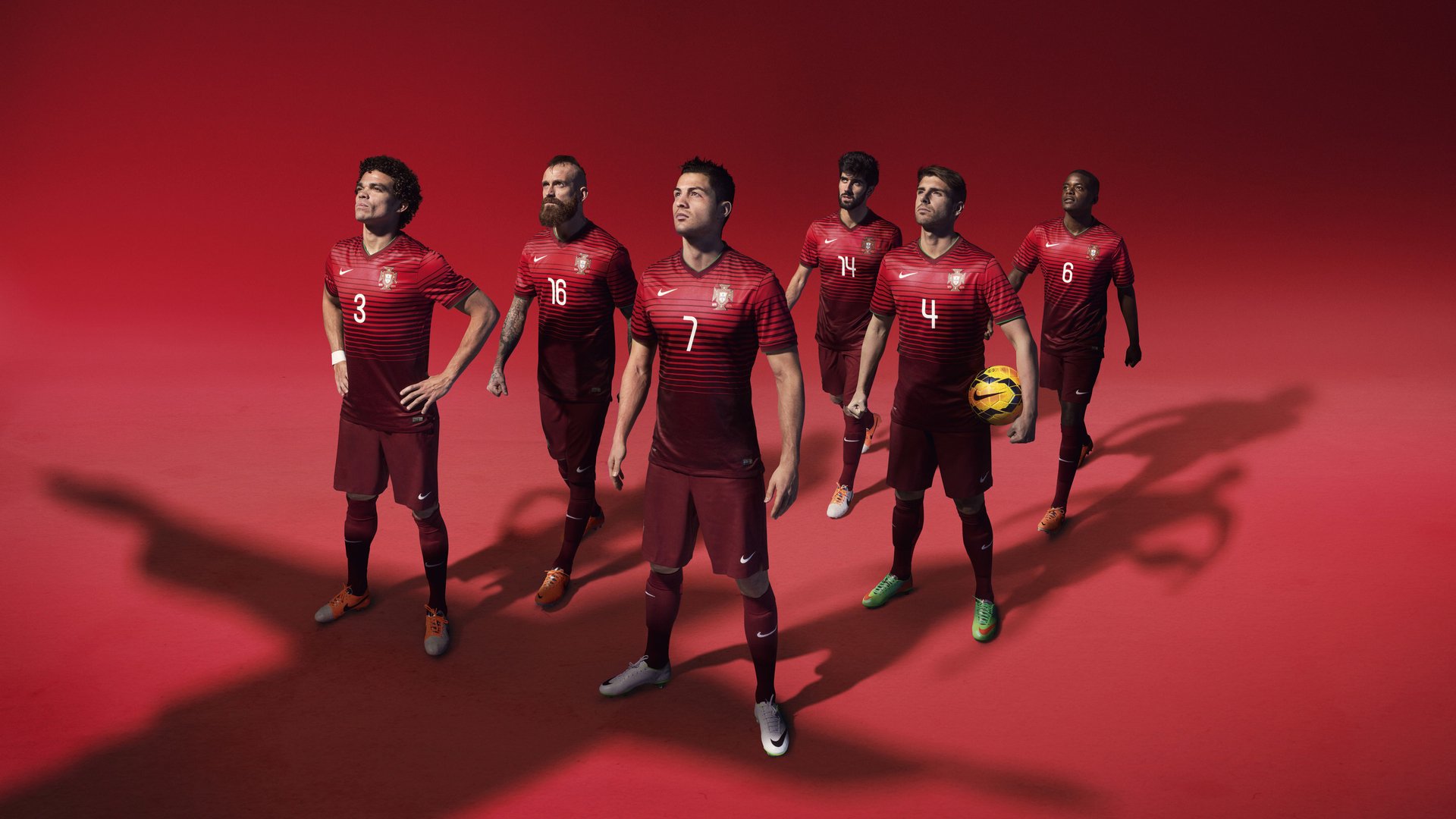 赛道上的红色风暴，红牛车队轻取梅赛德斯，汉密尔顿统治全场