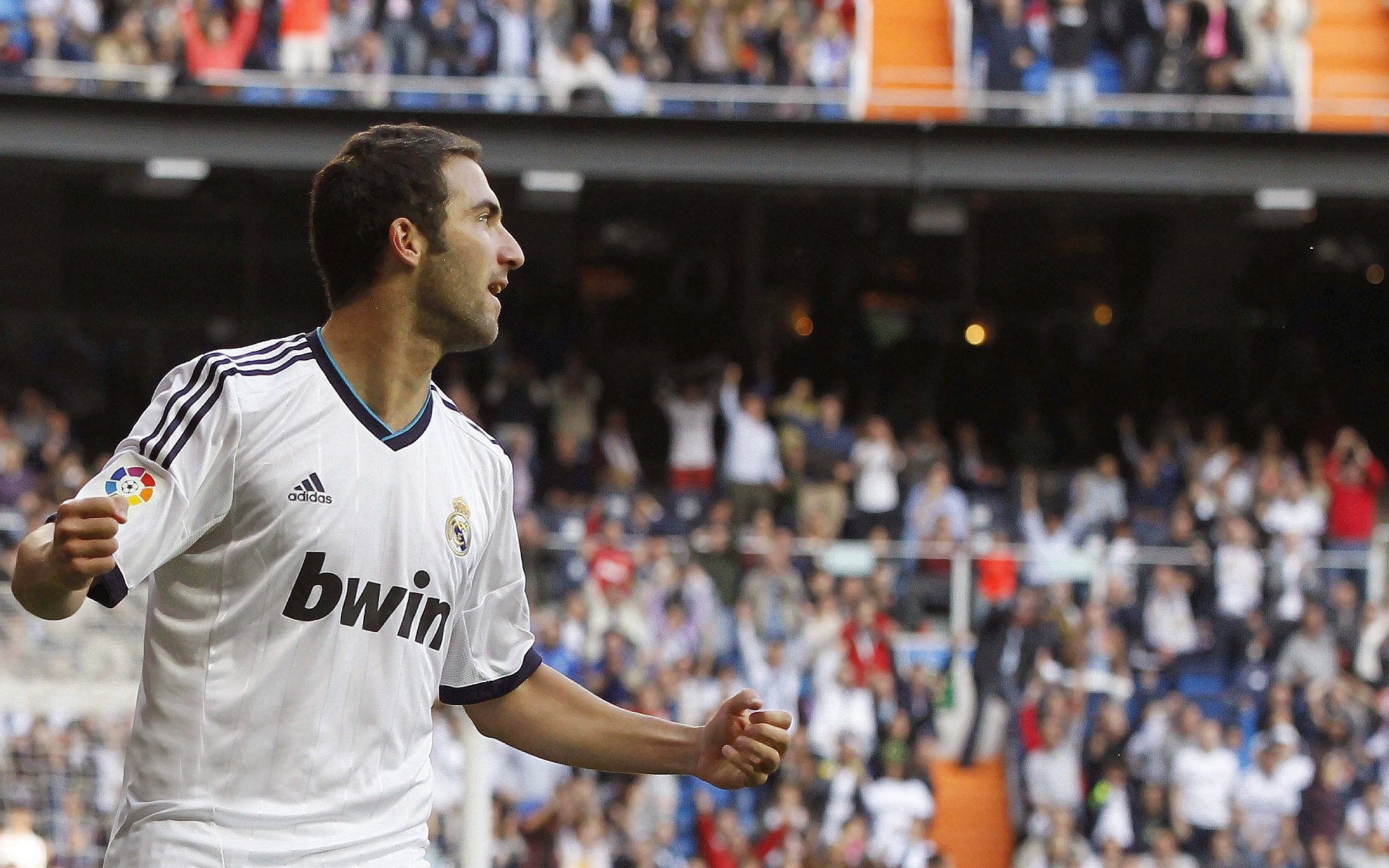 赛道上的毫厘之争，雷诺险胜迈凯伦，阿隆索诠释何为状态火热